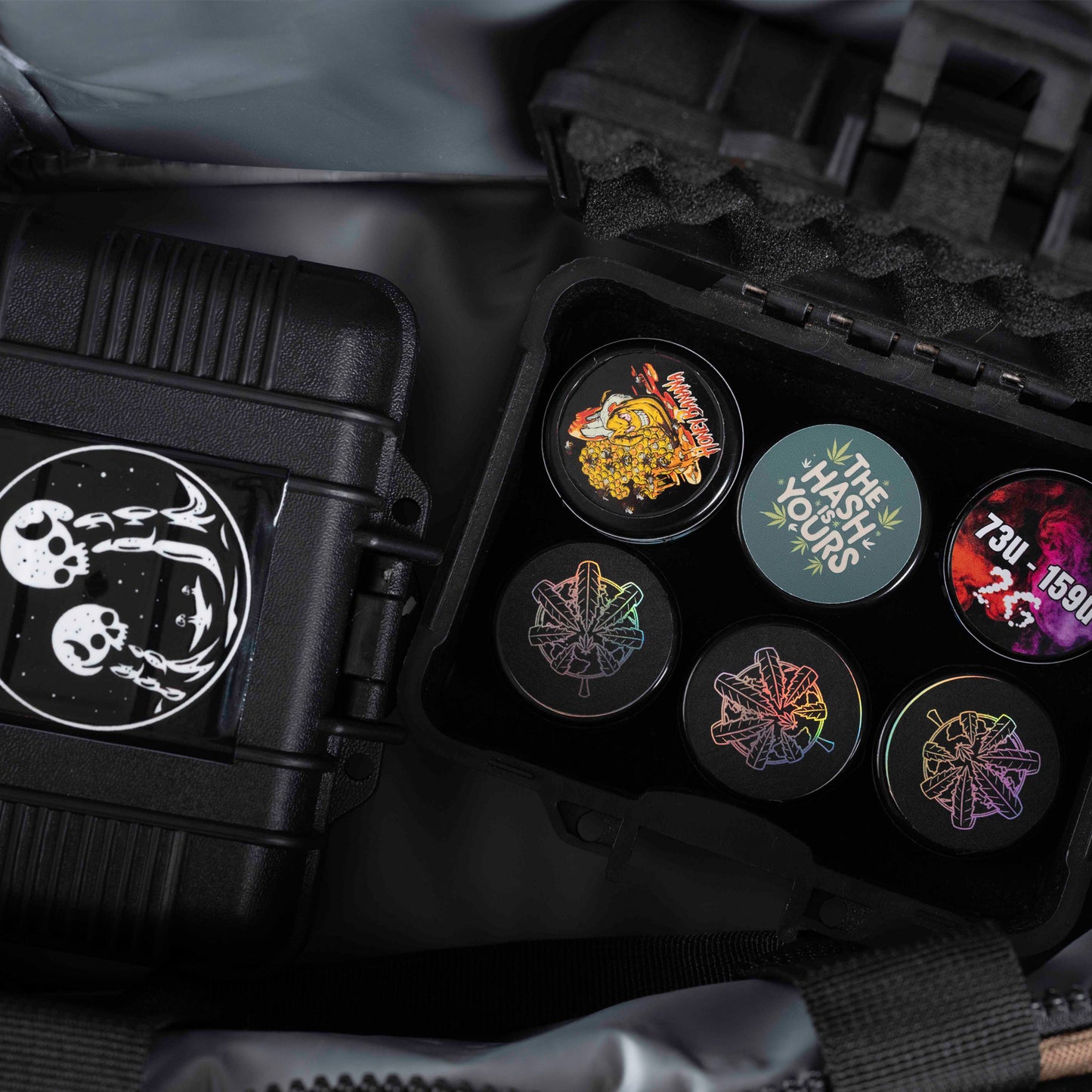 Plastic Peli Black Logo